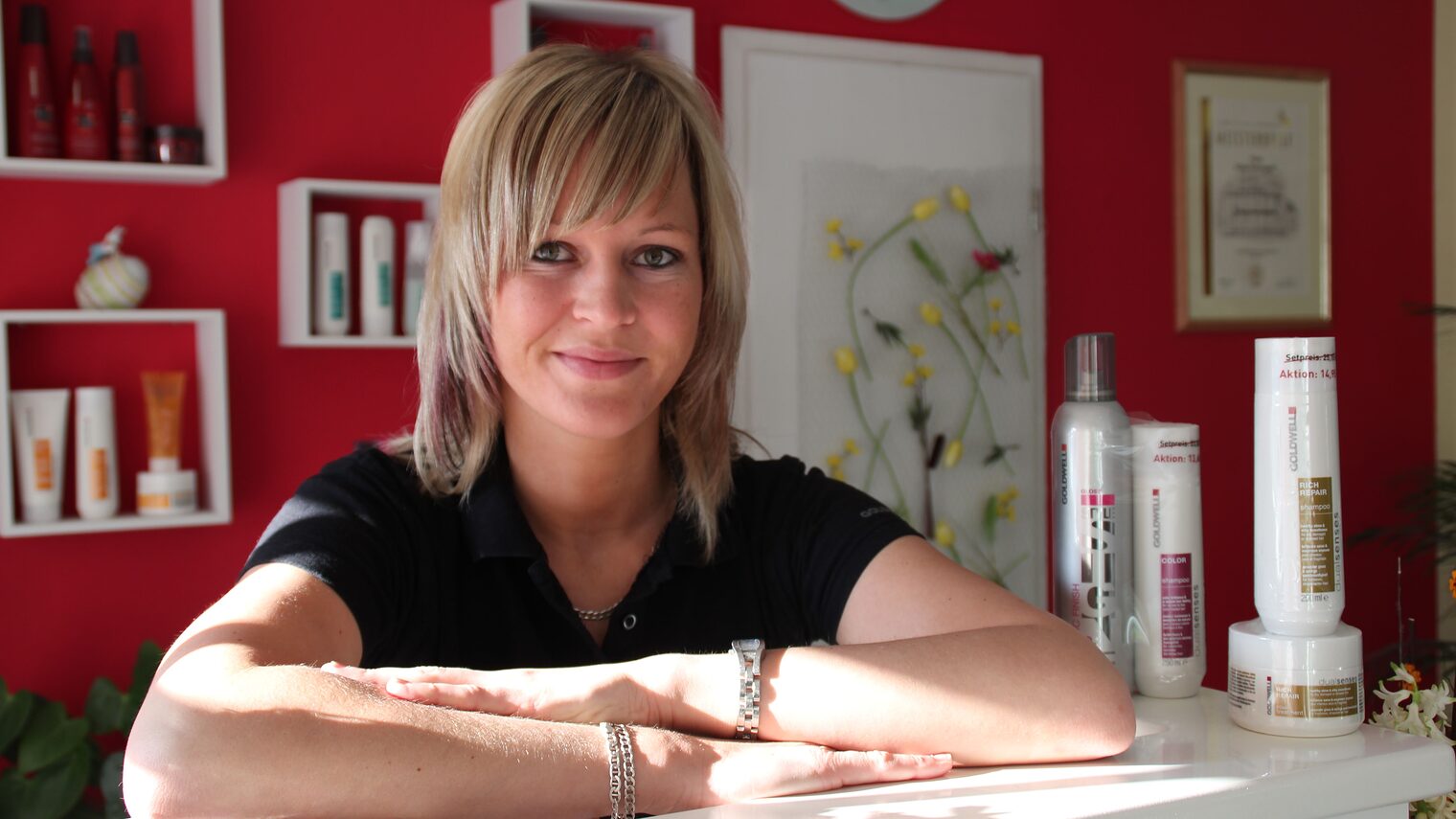 Mit 23 die eigene Chefin: Friseurmeisterin Katja Baumgartl aus Kroppenstedt.